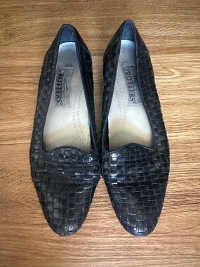 Vintage Trotters Black Woven Leather Slip-On Loafers